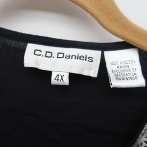 C.D. Daniels Tops - C.D. Daniels Embroidered 3/4 Sleeve Tunic Blouse C.D. Daniels Tops - C.D. Daniels Embroidered 3/4 Sleeve Tunic Blouse